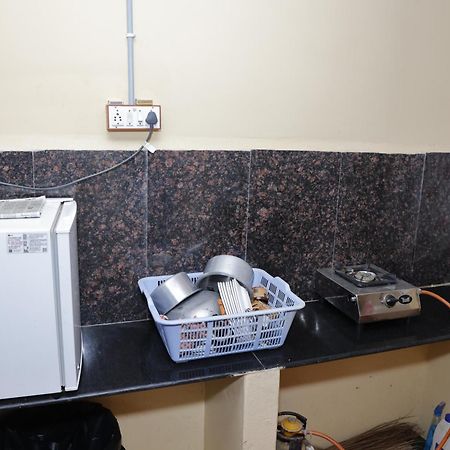 3 Bhk Non-Ac For 4 To 10 Guests For Families Appartement Haiderabad Buitenkant foto