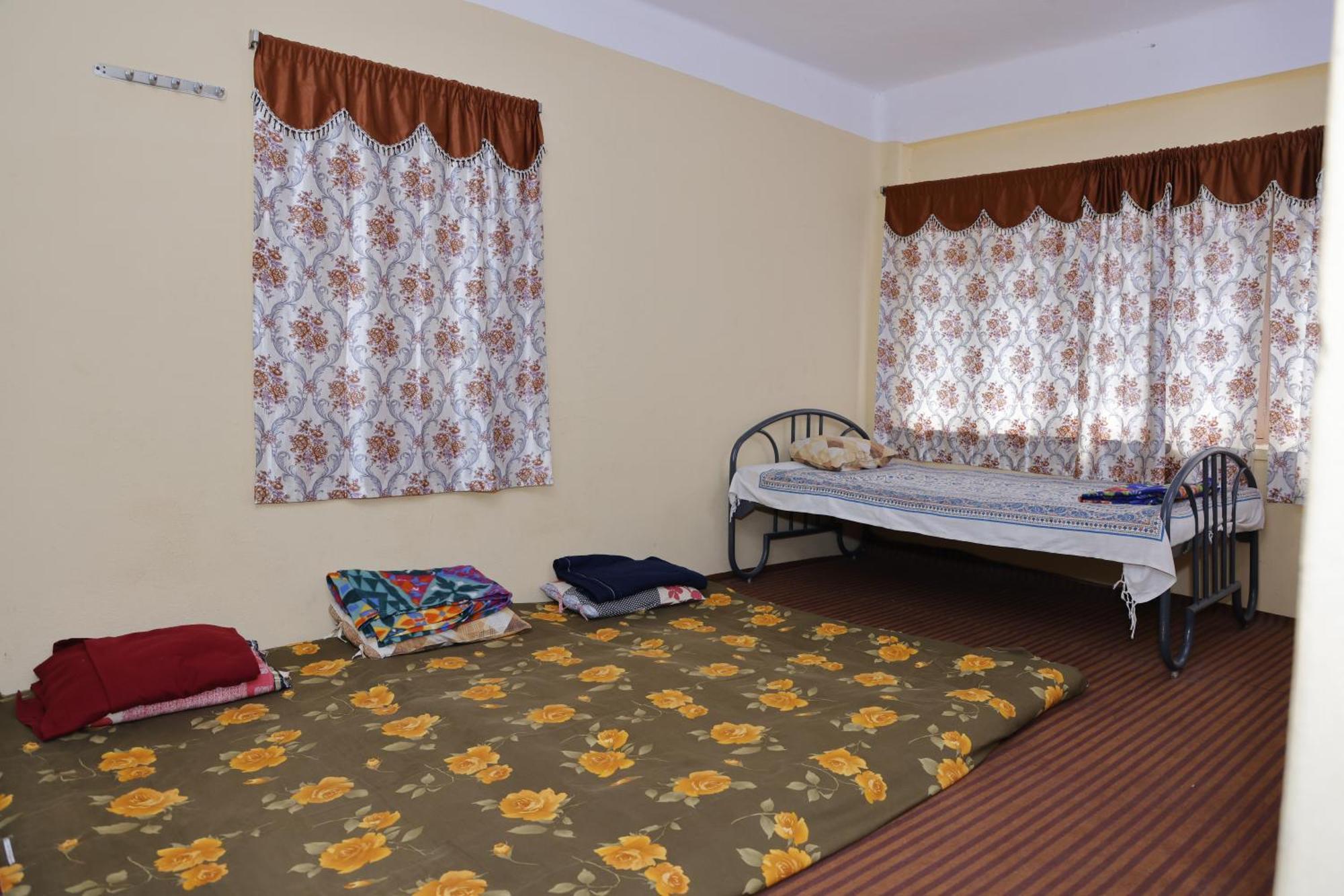 3 Bhk Non-Ac For 4 To 10 Guests For Families Appartement Haiderabad Buitenkant foto